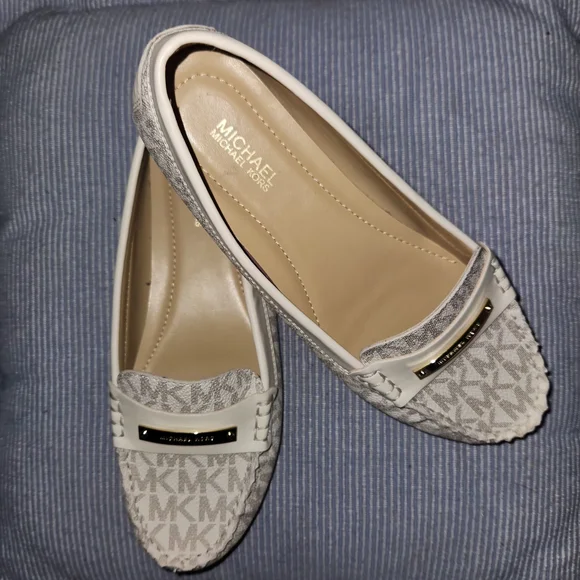 Michael Kors Cream and Gray Flats with Classic Comfort Size 5.5m - Picture 7 of 9